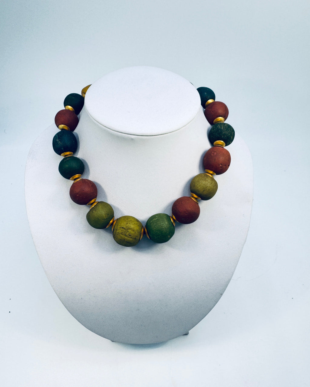 KETTE AUS ANTIKEN JATIM BEADS | 024