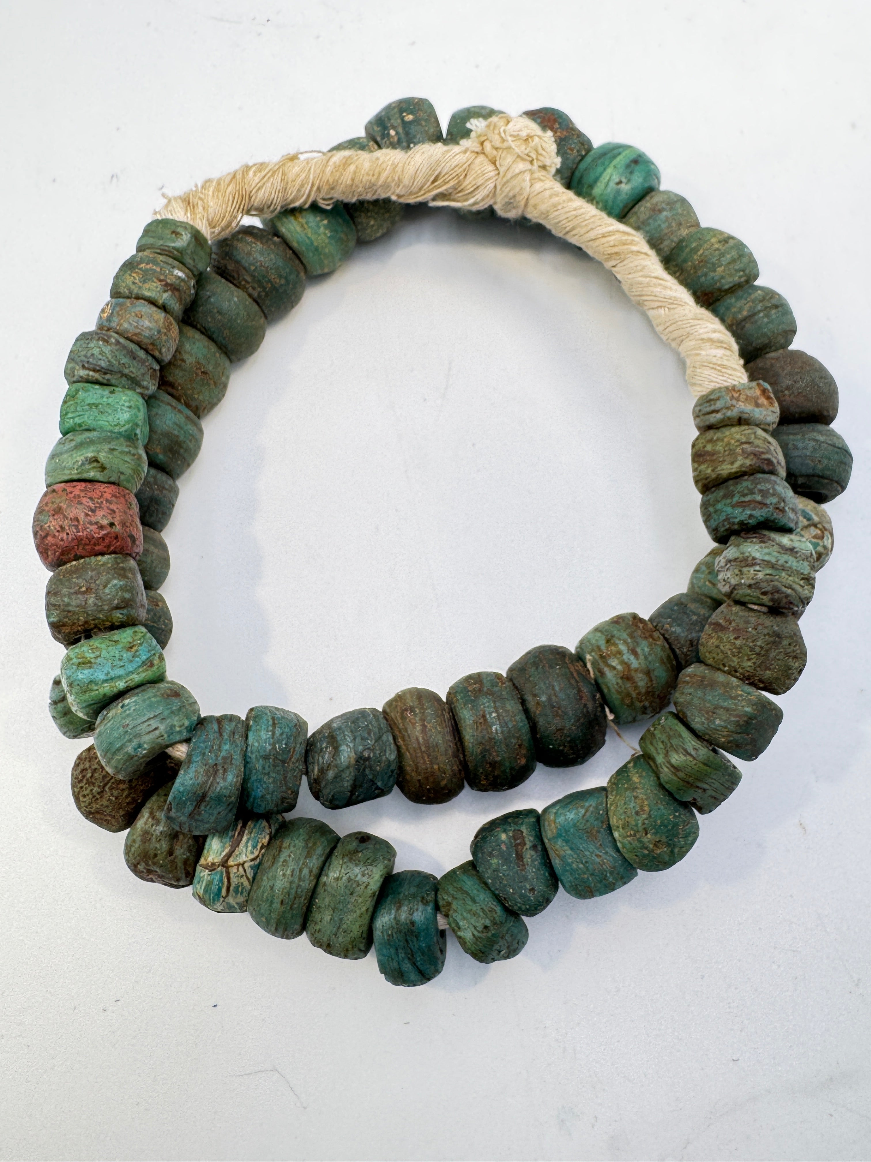 STRANG ALTE GLASPERLEN| HEBRON BEADS| 063