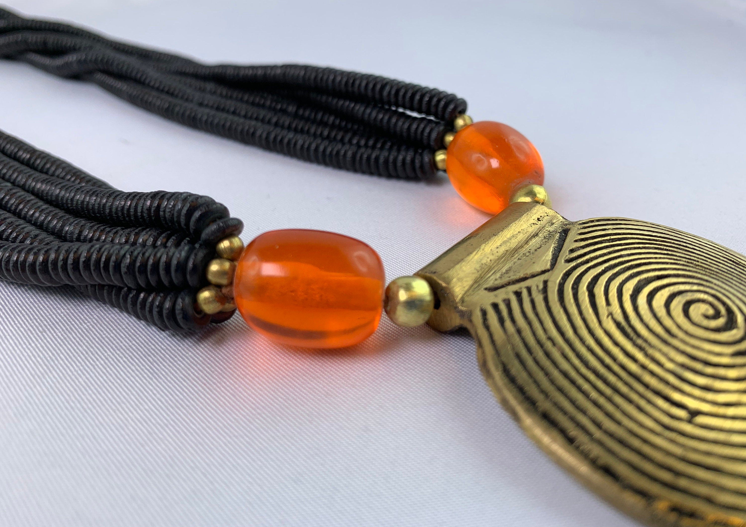 Halskette Beinperlen Harz Messing Ethno Chic Unique Necklace Tribal Beads