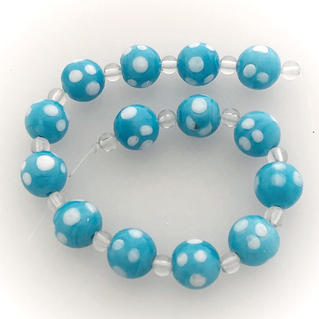 14 Böhmische Glasperlen | Handgefertigte Perlen | Hellblau | Opak | Punkte | Bohemian | Erstklassige Qualität | BeadsCompany SN09