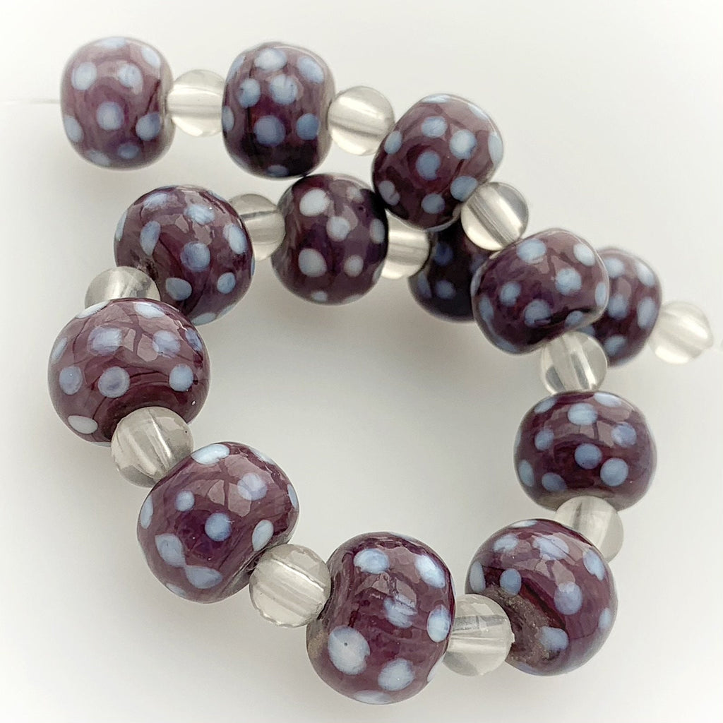 13 Böhmische Glasperlen | Handgefertigte Perlen | Lila | Opak | Punkte | Bohemian | Erstklassige Qualität | BeadsCompany  SN05