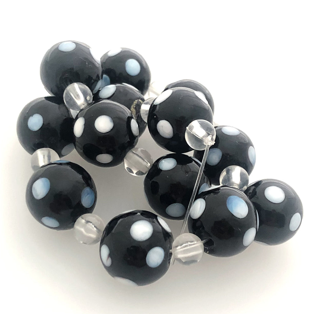 13 Böhmische Glasperlen | Handgefertigte Perlen | Schwarz | Opak | Punkte | Bohemian | Erstklassige Qualität | BeadsCompany SN06