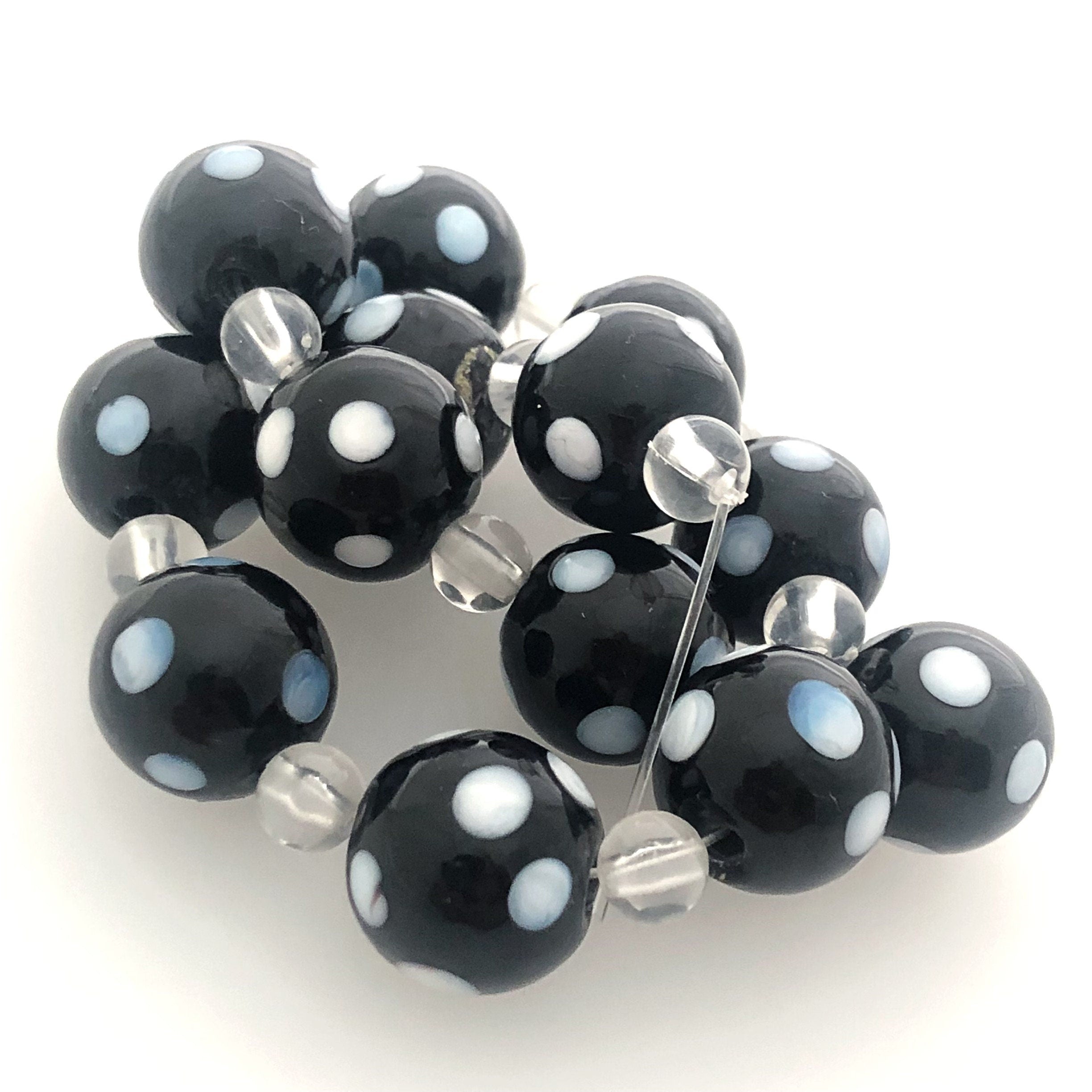 13 Böhmische Glasperlen | Handgefertigte Perlen | Schwarz | Opak | Punkte | Bohemian | Erstklassige Qualität | BeadsCompany SN06